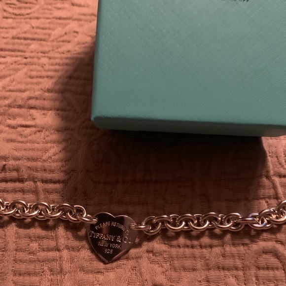 Item # C13 - AUTHENTIC TIFFANY & CO RRT HEART BRACELET - Picture 2 of 5